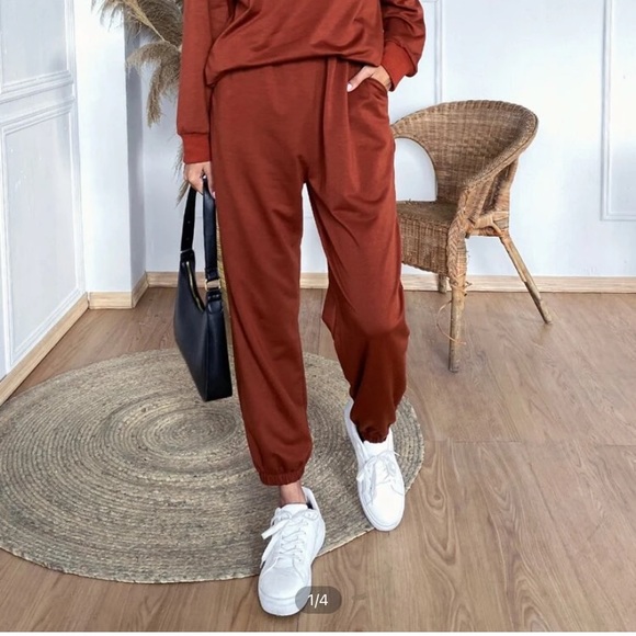 SWEAT PANTS AND SWEATSHIRT SET